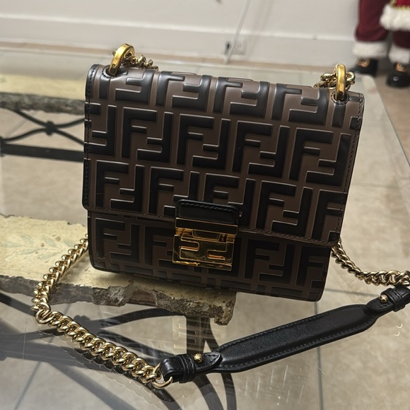 Fendi Women Shoulder Bag Embossed Kan U - Picture 6 of 8